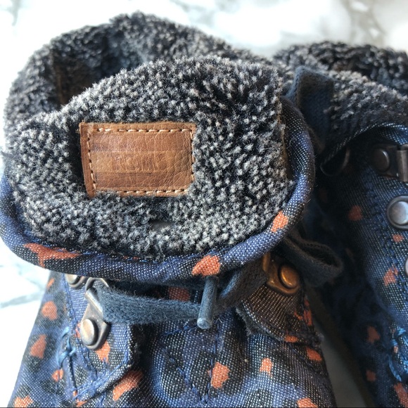 Toms Women’s High Top Ankle Shoes Fleece Lined Blue Pink Leopard Print - Picture 9 of 16